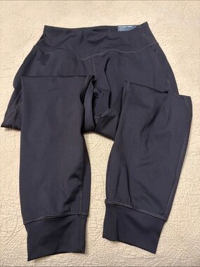 Women’s black Ultrastretch Joggers (size: s)